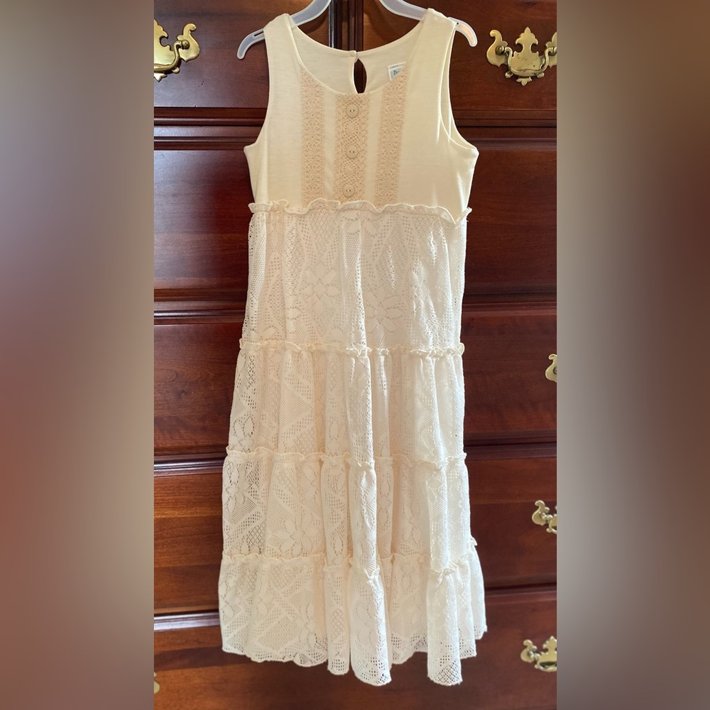 So pretty Peaches and Cream off white lace maxi dress size 6x